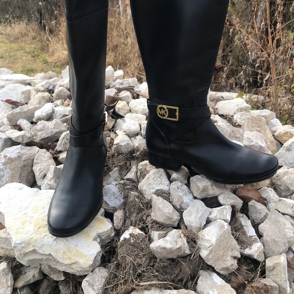 NWT, Michael Kors black boots. Size:9 / Length 15” w/ code no. SH18G - Picture 8 of 16